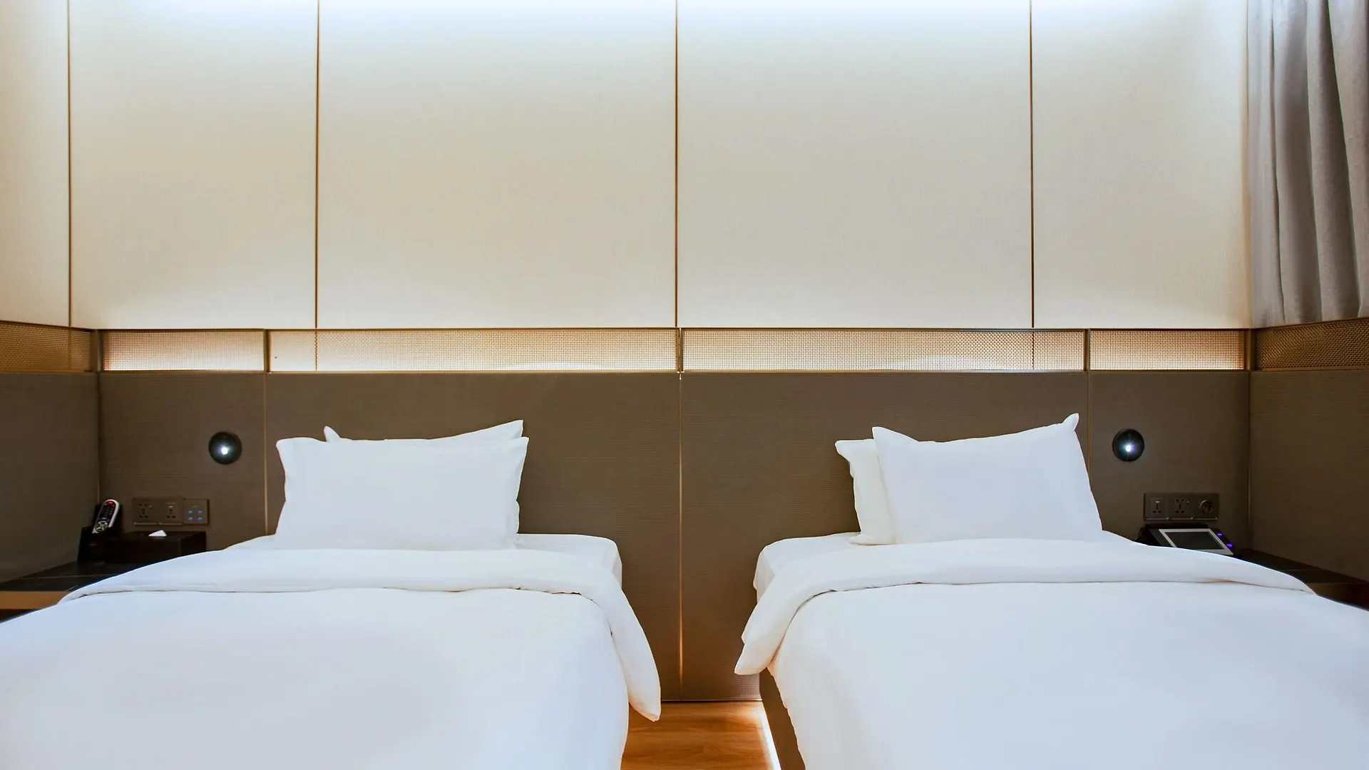 Amber Hotel Jeju