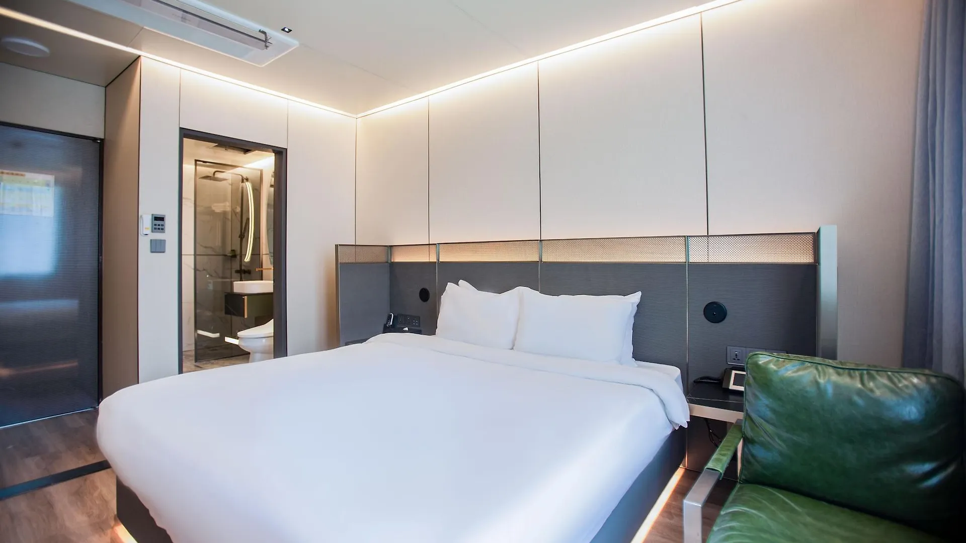 Amber Hotel Jeju